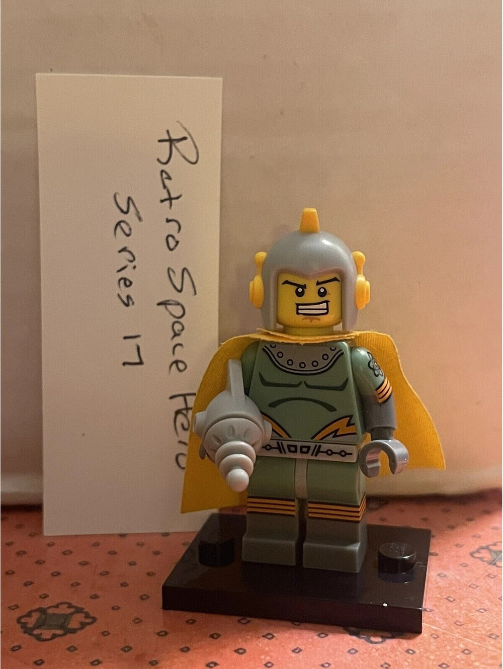 Lego Space Hero Minifigure Series 17 Retro Vintage Mini Fig